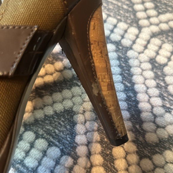 GUC 4 inch pumps by Charles David. Size 7B. Olive and brown. - Picture 10 of 13